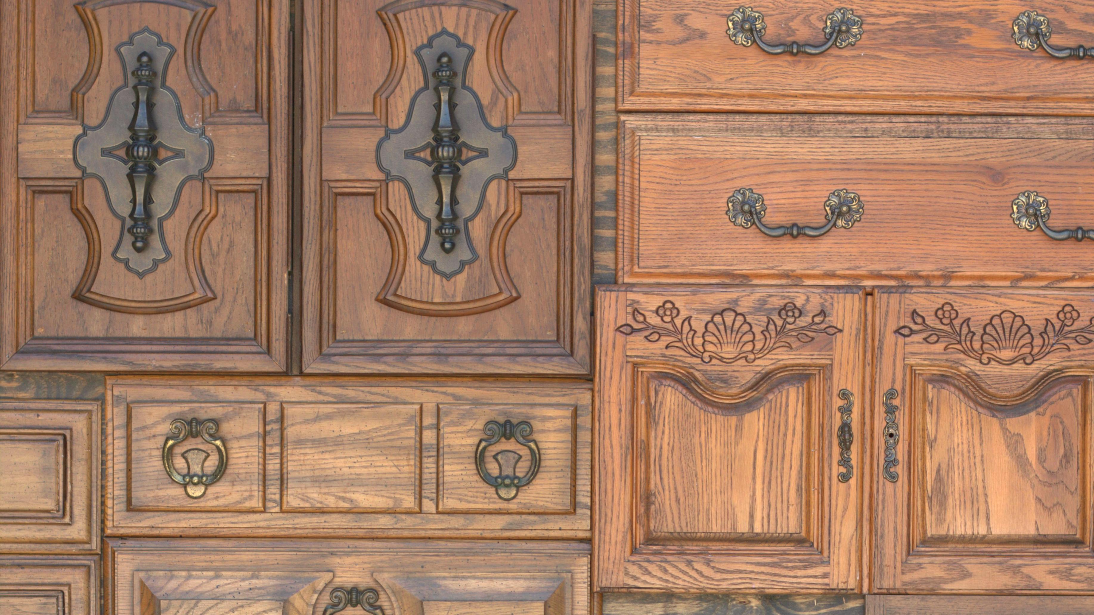 How to Safely Store Wood Furniture in a Storage Unit