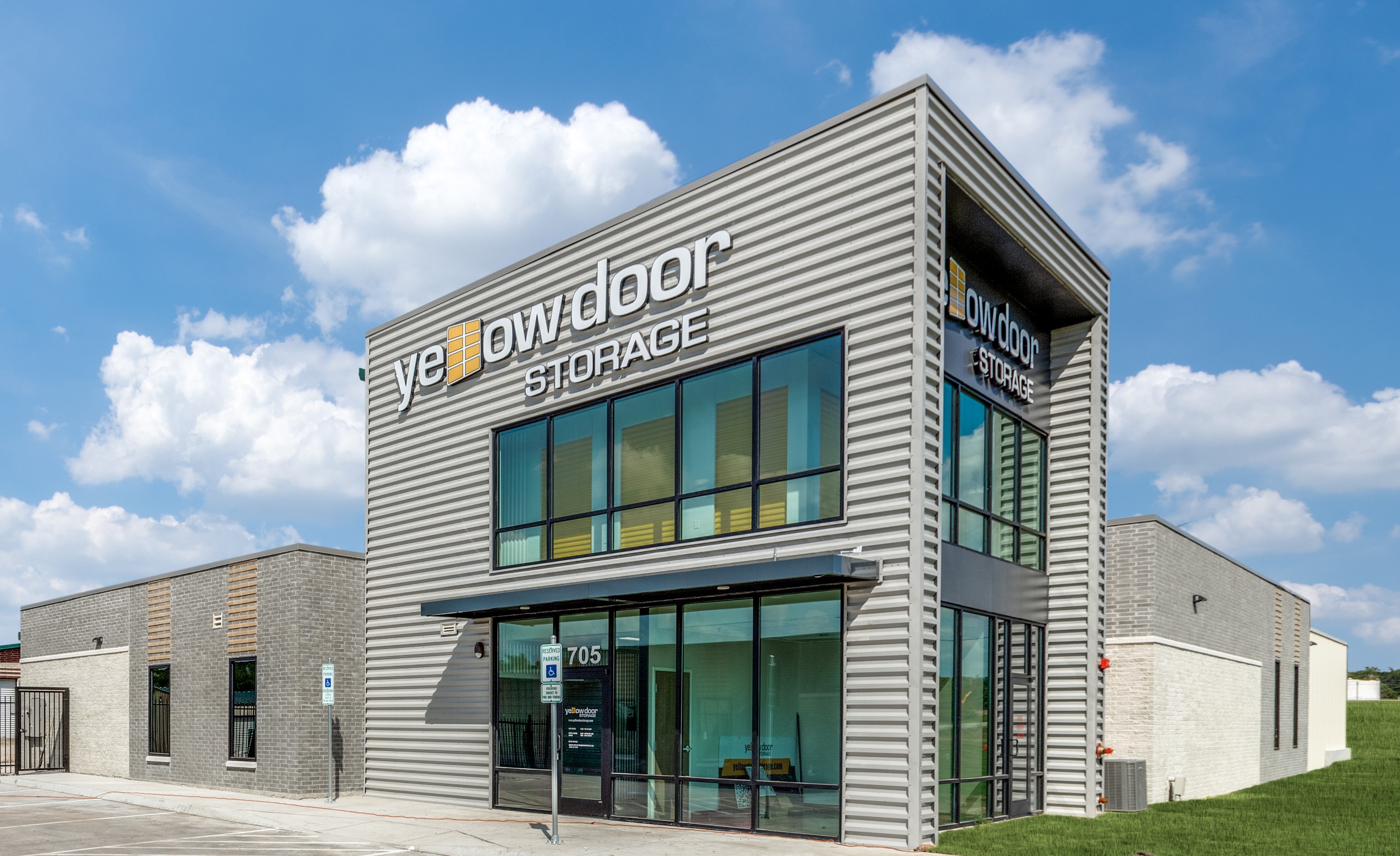 Self Storage Units in Van Alstyne, TX Yellow Door Storage