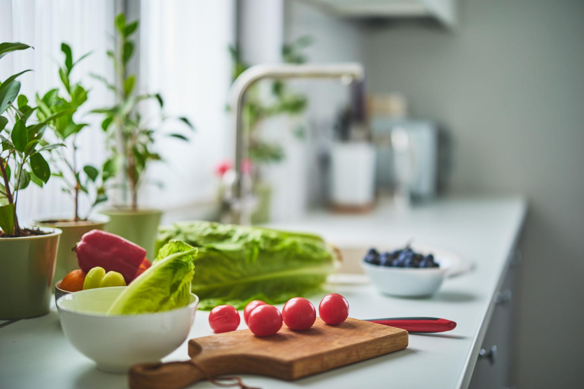 Fresh_Vegetables_and_Ingredients_on_a_Kitchen_Counter_for_Healthy_Cooking-20260417-153227.jpg