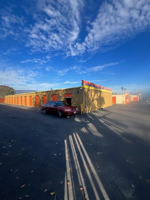 Base Self Storage in San Bernardino, CA — photo 2