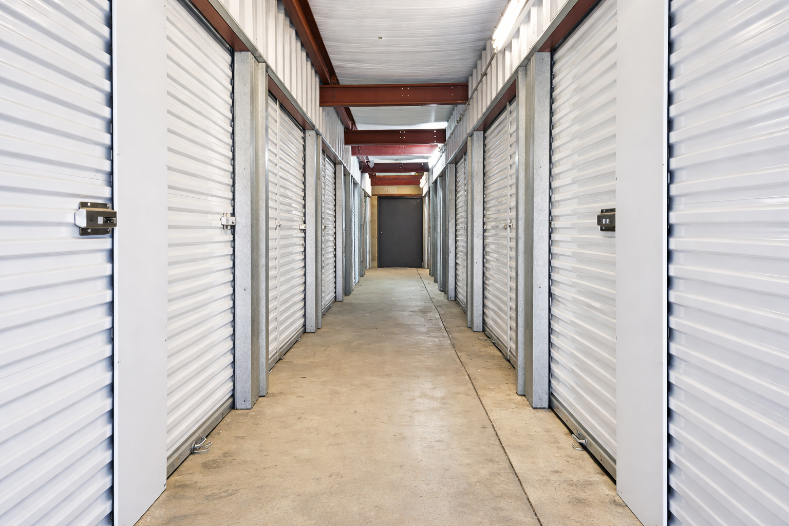Self-storage_facility_interior_corridor-20260410-165912.png