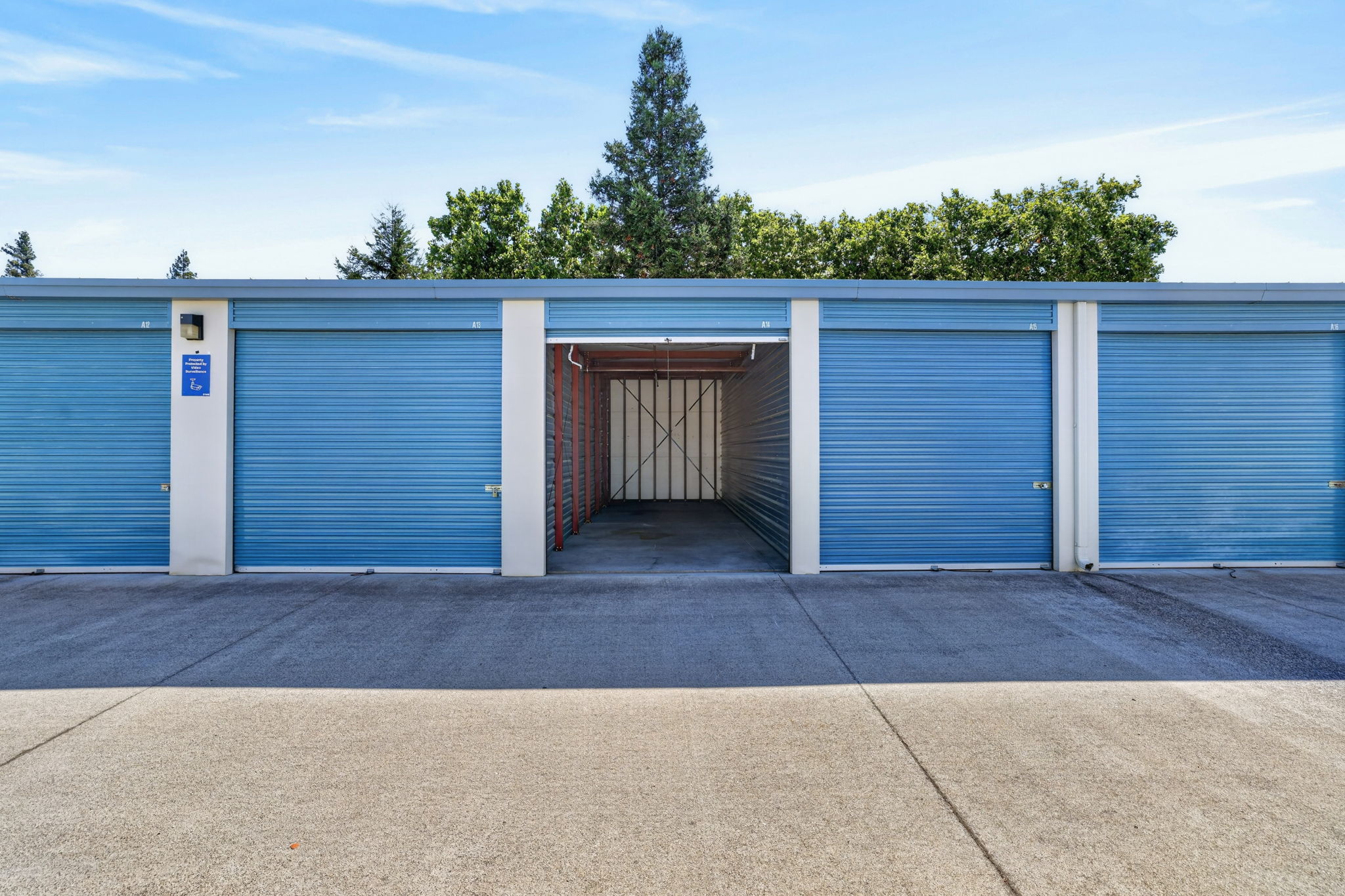 Tall_Drive_up_units_at_STORE_on_Baseline_in_Roseville__California-20260729-225652.jpg