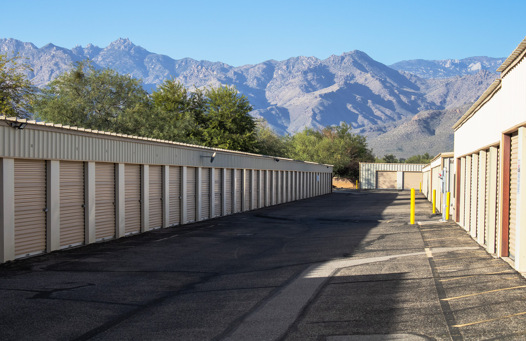 Storage Units in Tucson, AZ | 8801 E. Tanque Verde Rd. | A Family